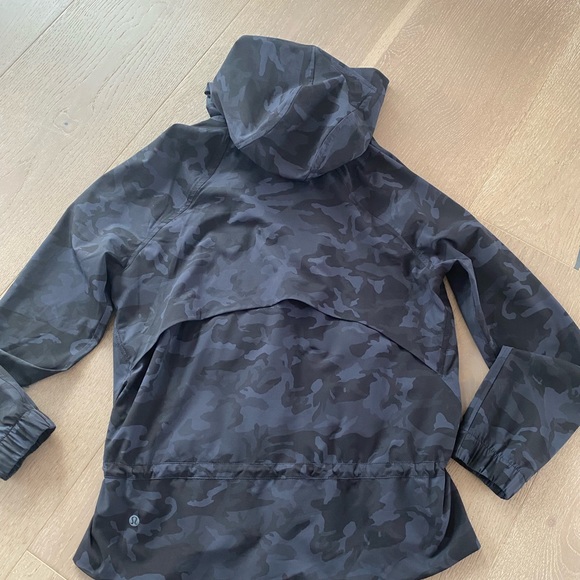 Lululemon pack it up jacket - Picture 3 of 10